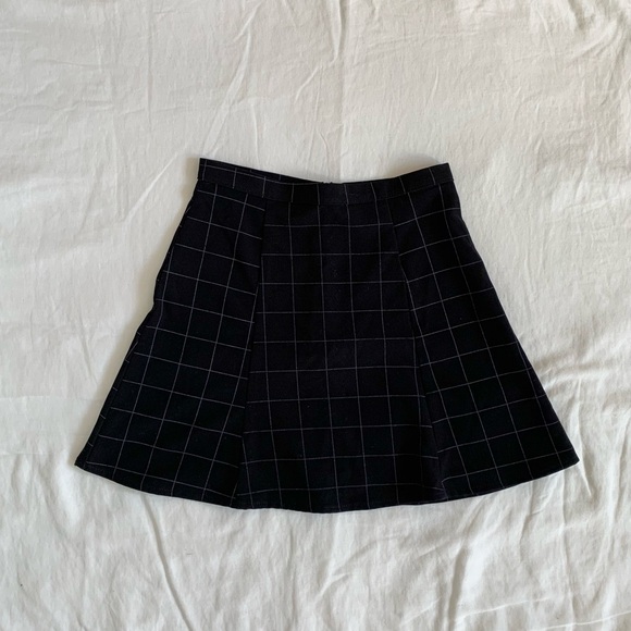 American Apparel Dresses & Skirts - NWT American Apparel grid skirt